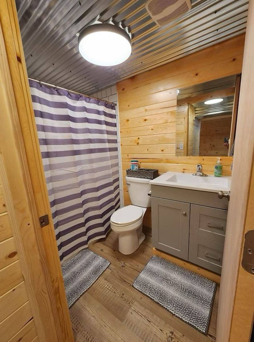 Second full bathroom at Cloverdale House