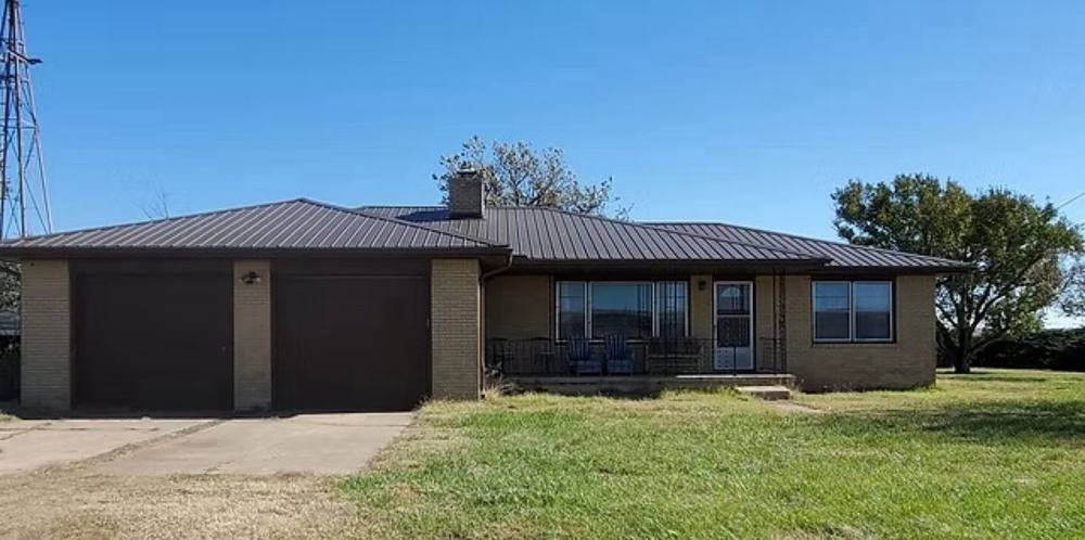 Cloverdale House exterior with its attached two-car garage